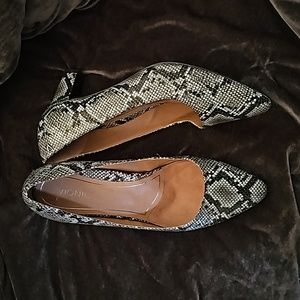 Vionic heels snakeskin